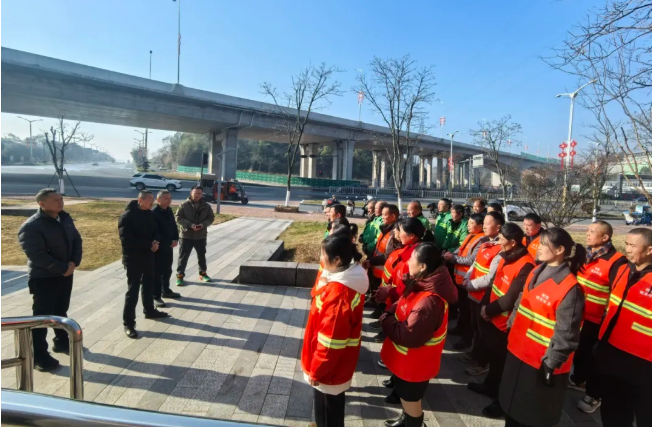 王輝德、余良光分別走訪(fǎng)慰問(wèn)一線(xiàn)干部職工并檢查安全生產(chǎn)工作